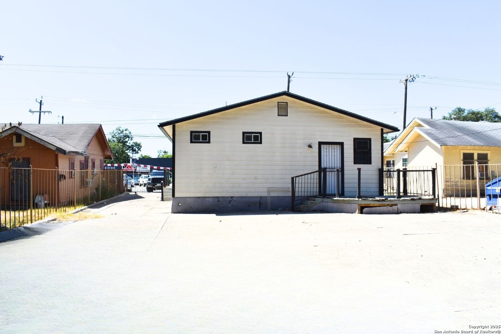 1015 W Hildebrand Avenue San Antonio TX 78201