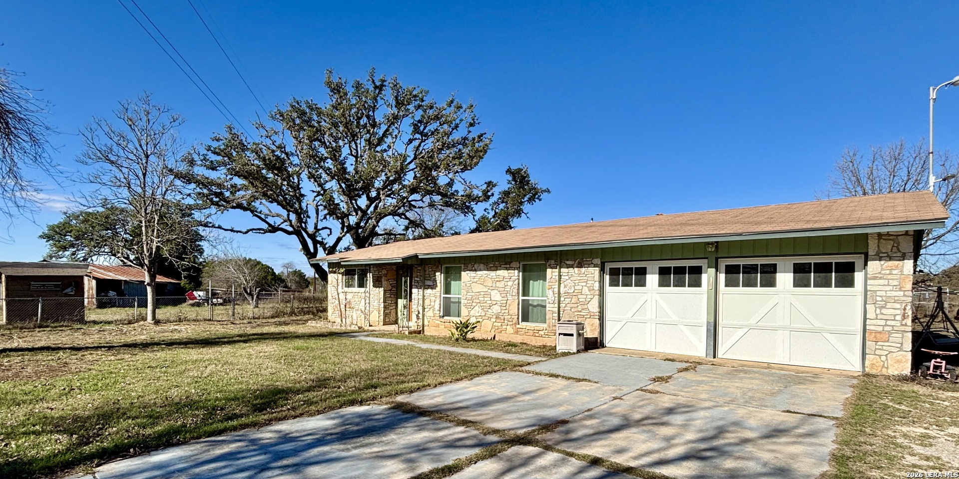 190 Gunther Pipe Creek TX 78063