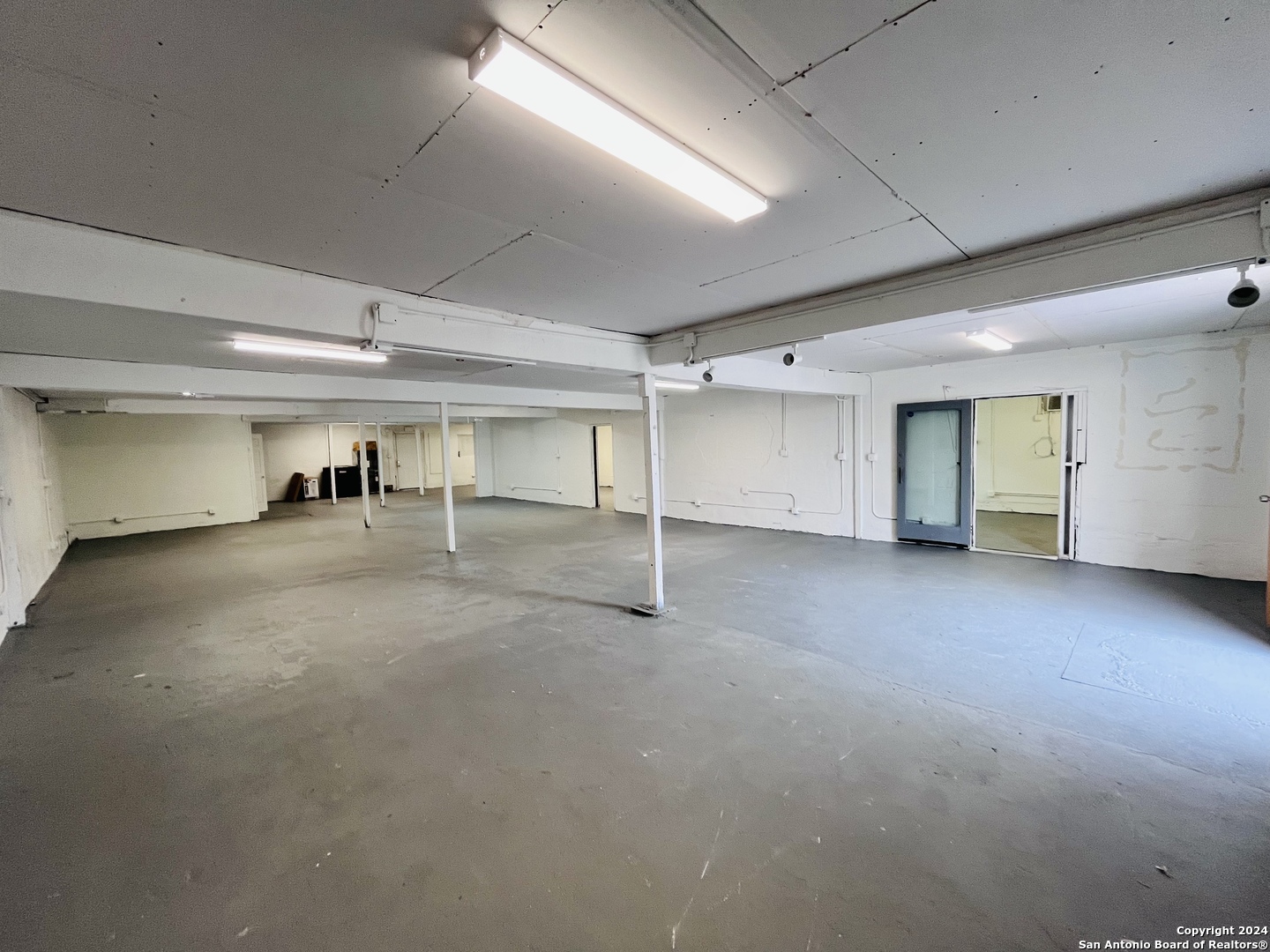 2922 E Houston San Antonio TX 78202