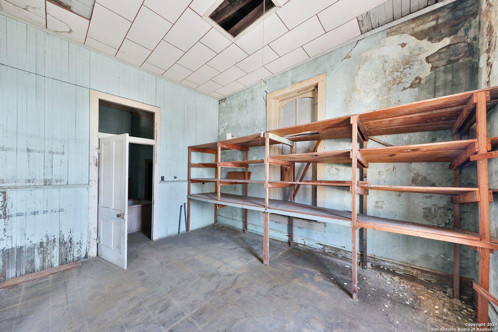 1401 3rd Street Floresville TX 78114