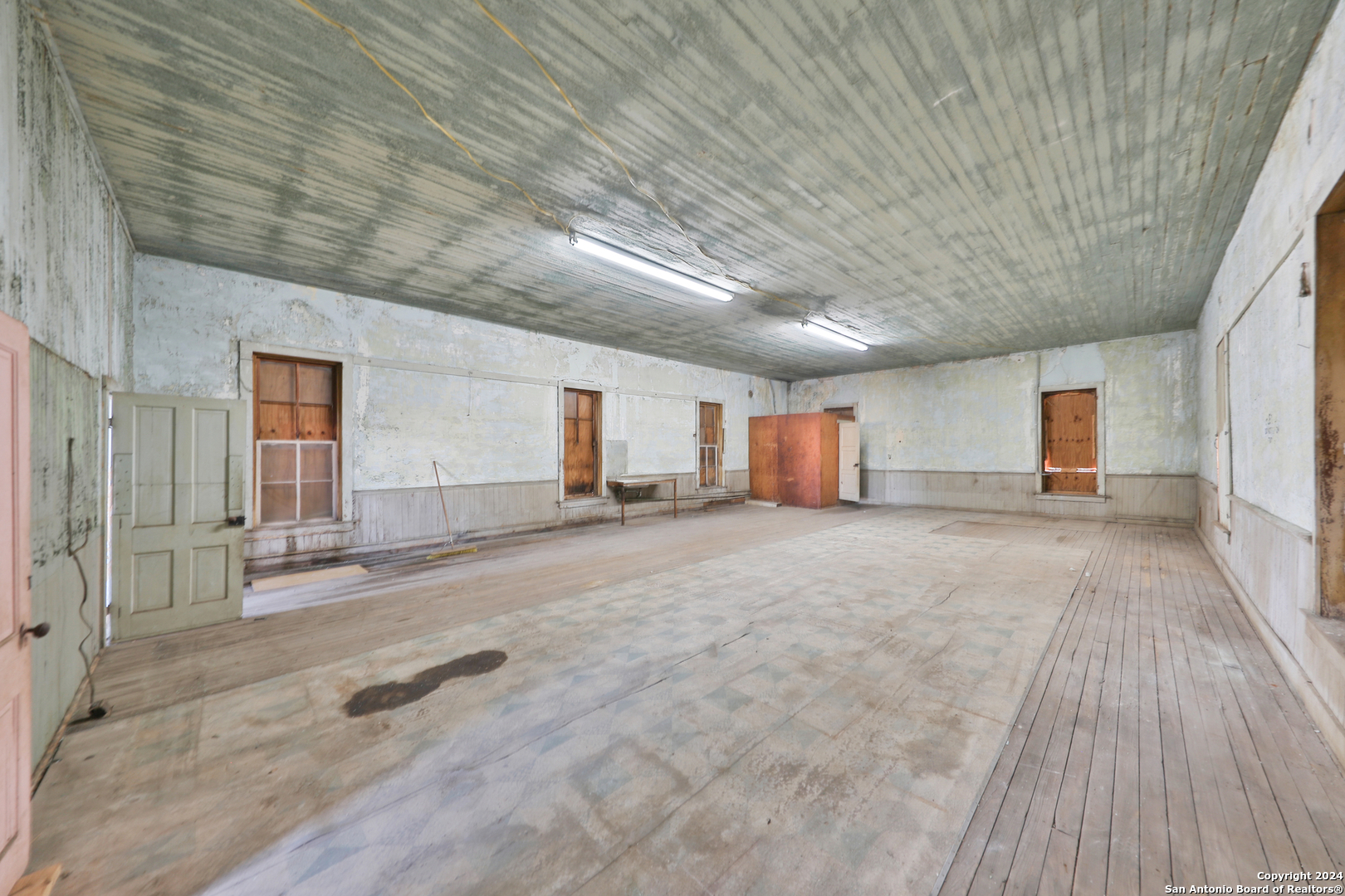 1401 3rd Street Floresville TX 78114