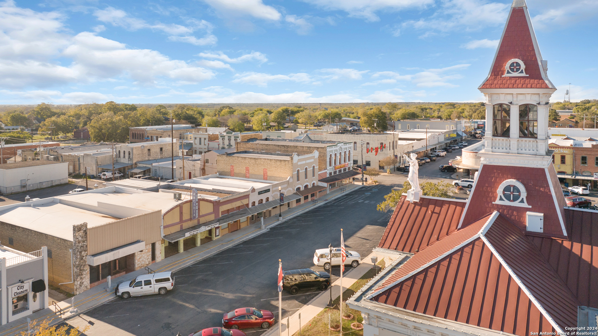 1401 3rd Street Floresville TX 78114