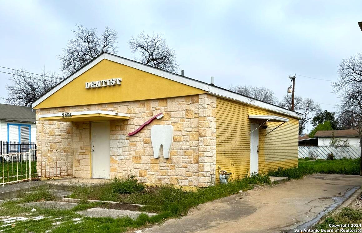 2405 W Commerce Street San Antonio TX 78207