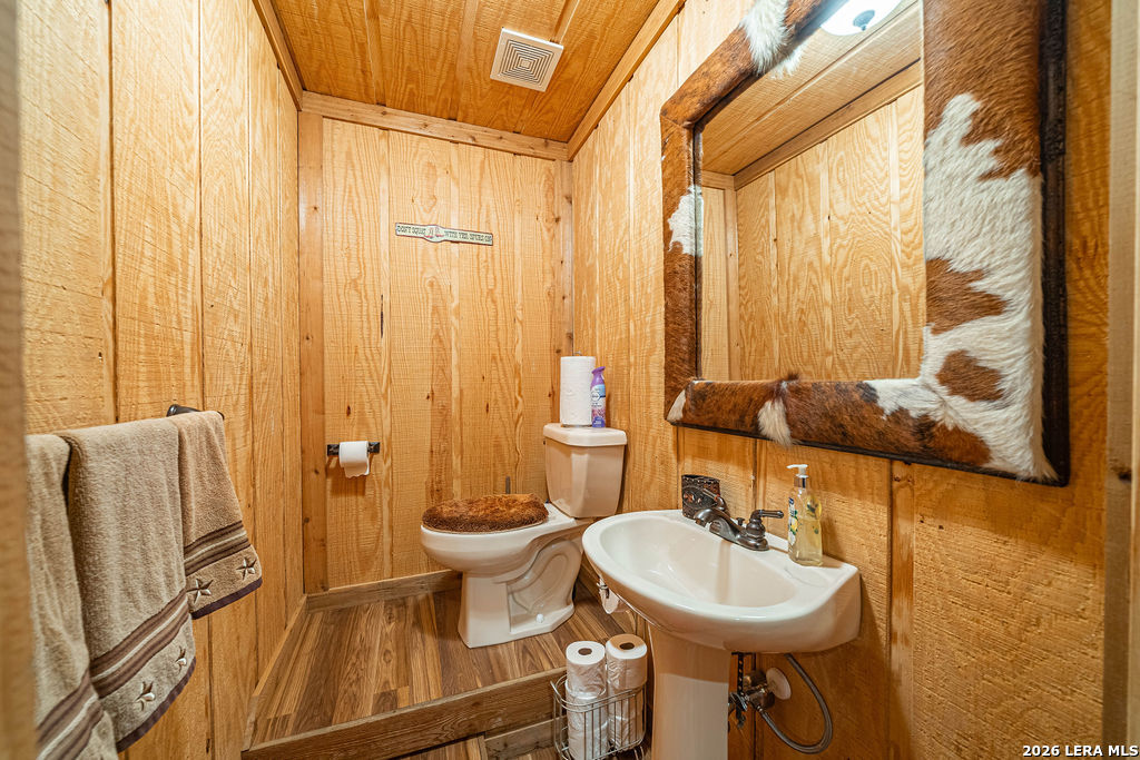 13633 Us Highway 87 South Adkins TX 78101