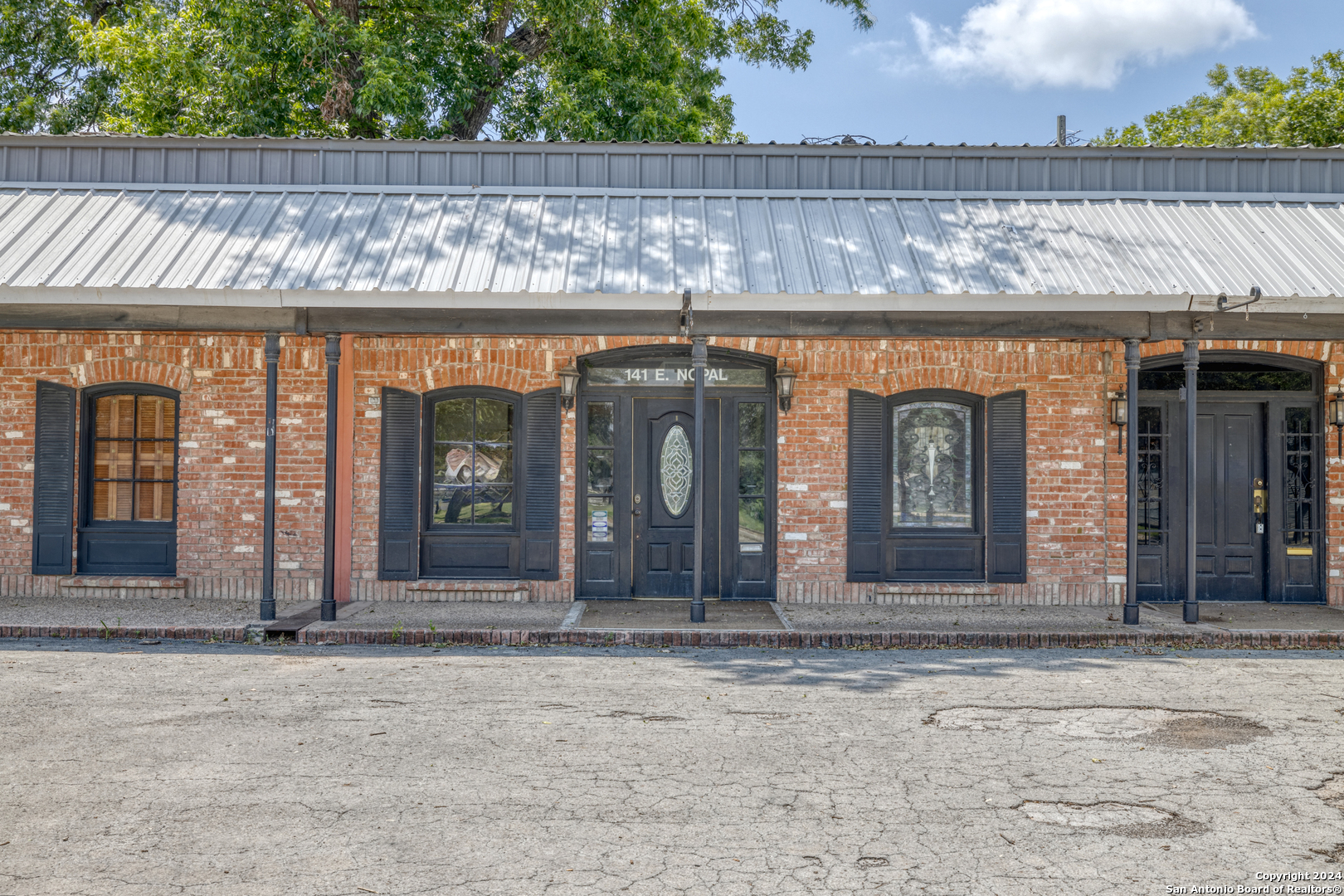 141 E Nopal Street Uvalde TX 78801