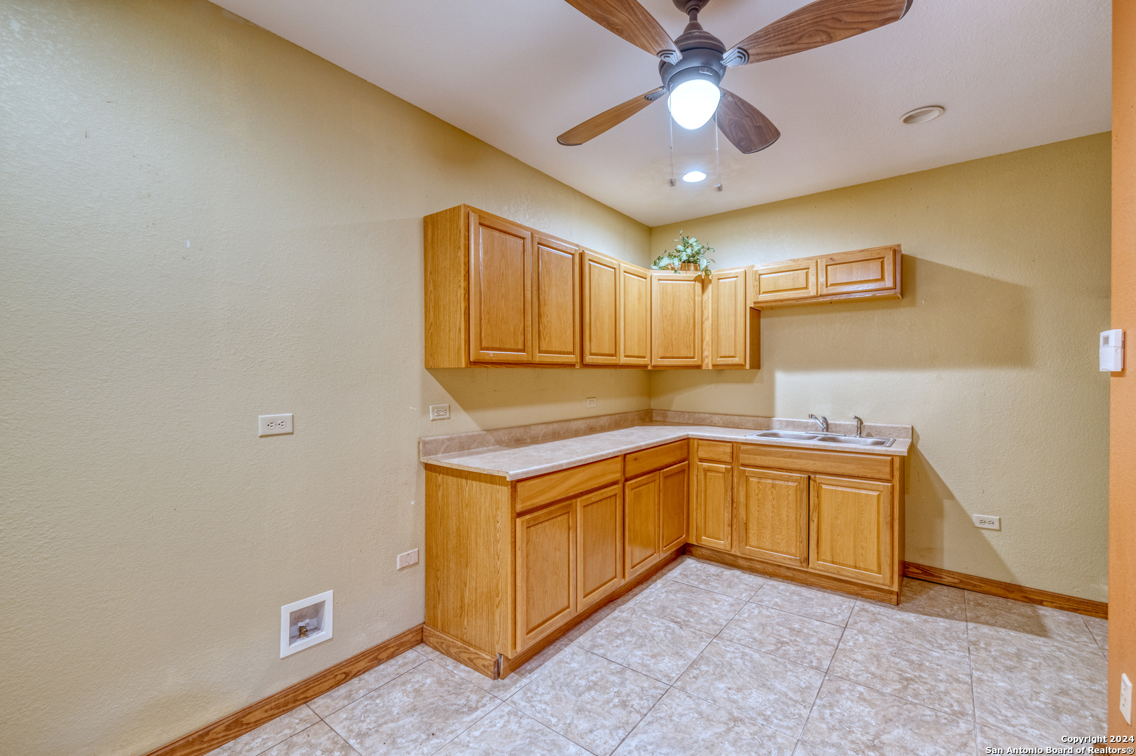 141 E Nopal Street Uvalde TX 78801