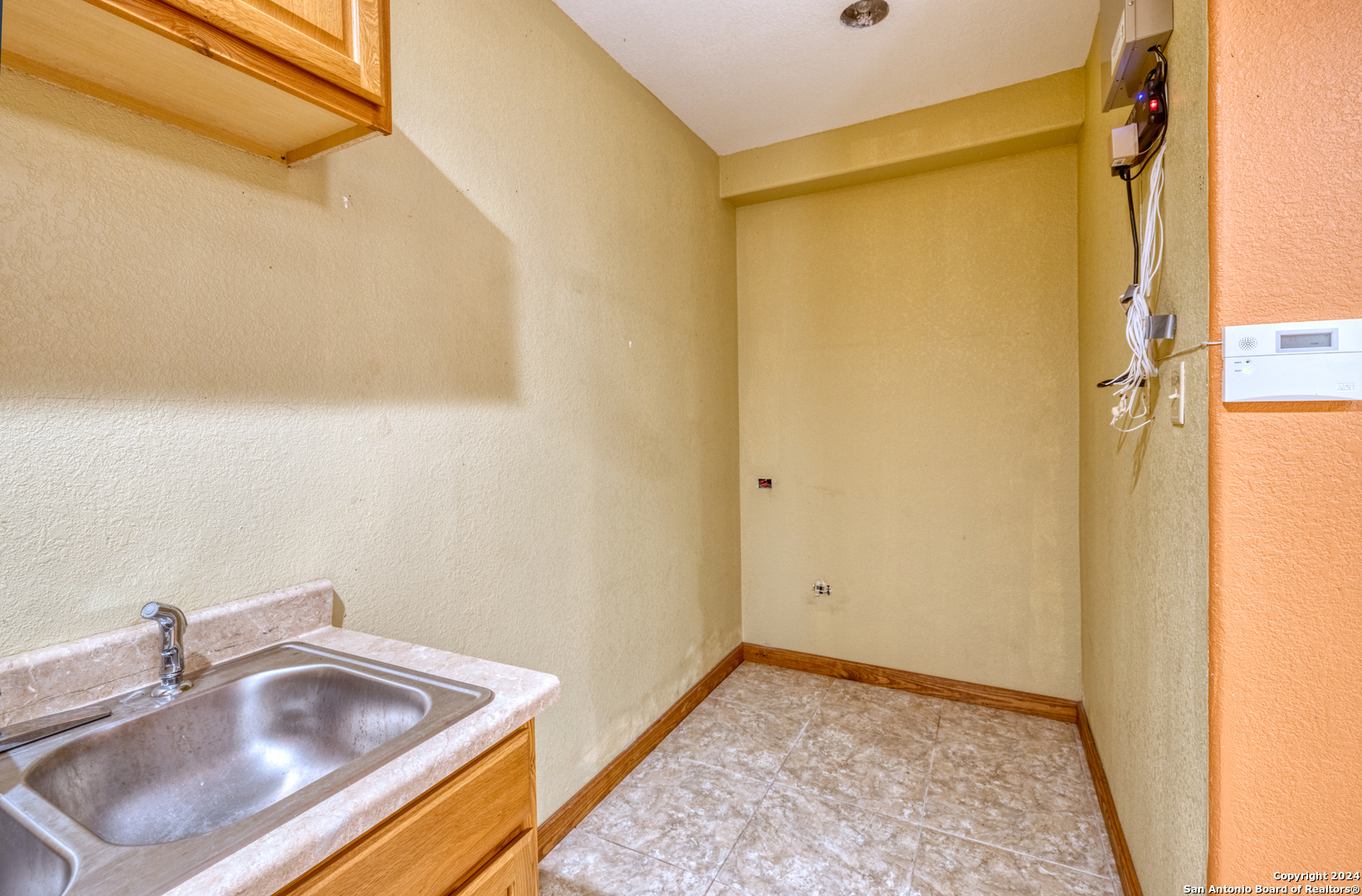 141 E Nopal Street Uvalde TX 78801