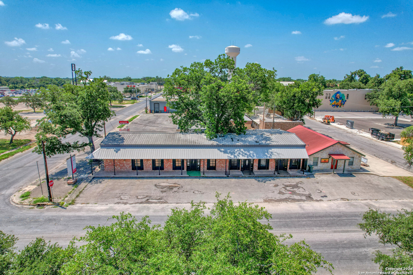 141 E Nopal Street Uvalde TX 78801