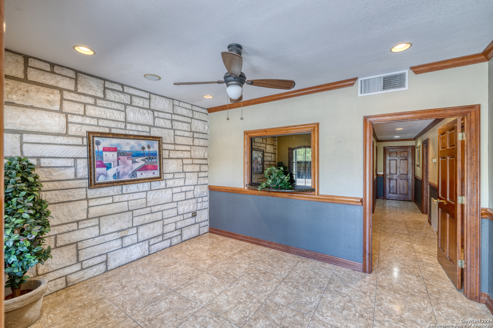 141 E Nopal Street Uvalde TX 78801