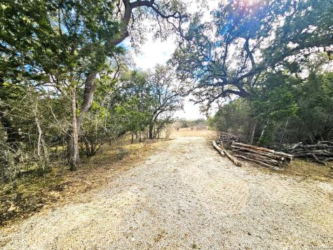 605 Lakeshore Lane Bandera TX 78003