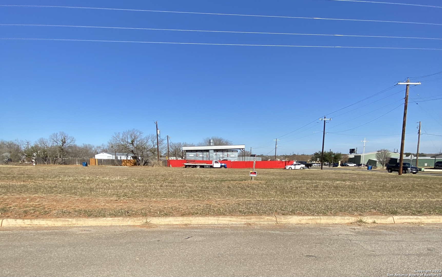 105 Sparrow Lane Floresville TX 78114