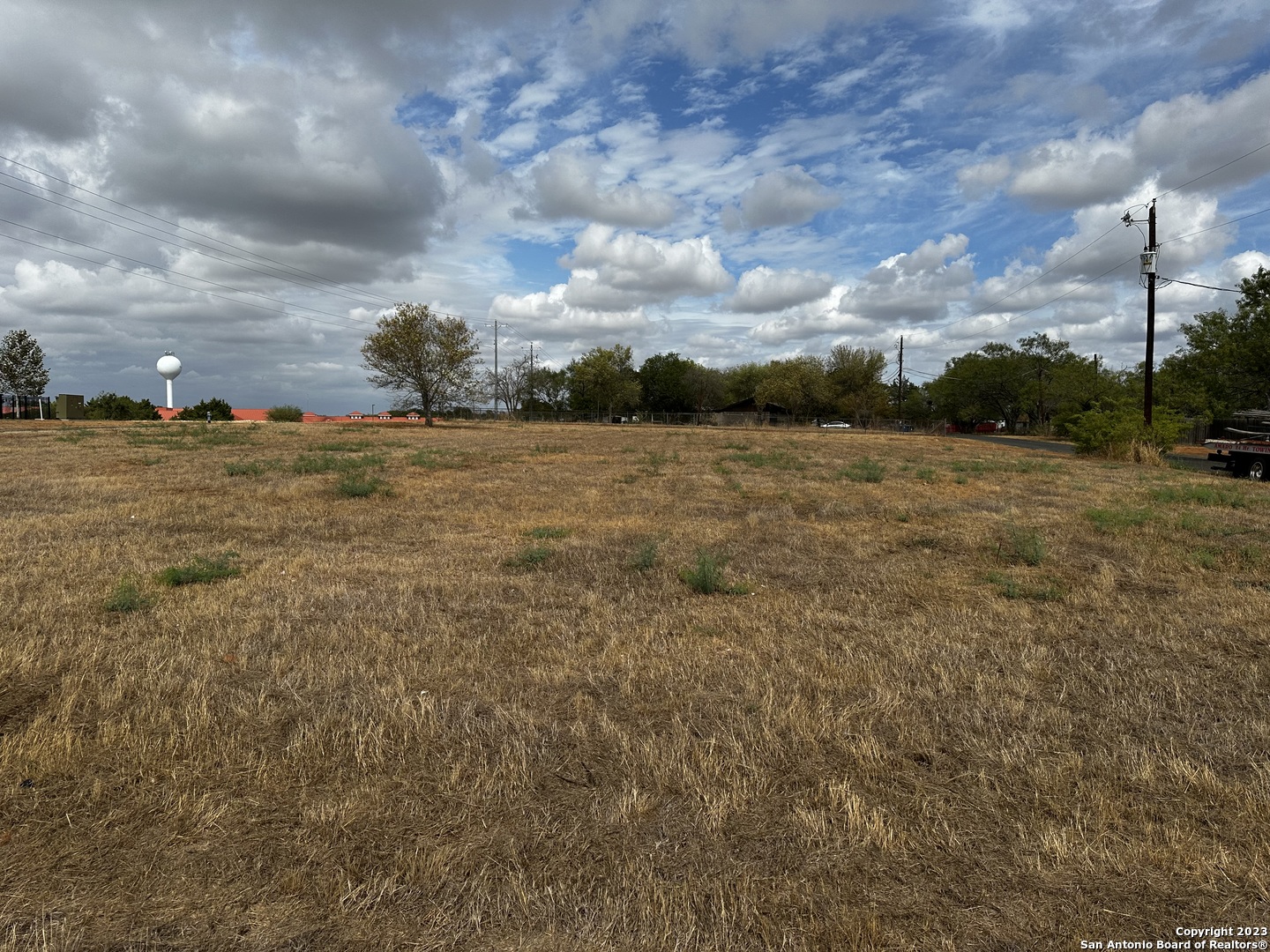 105 Sparrow Lane Floresville TX 78114