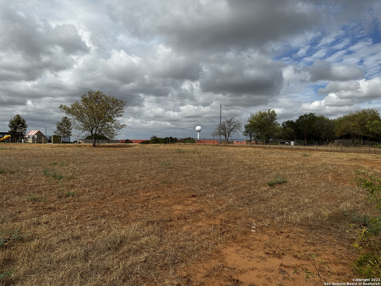 105 Sparrow Lane Floresville TX 78114