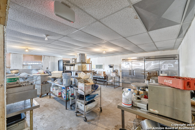 128 W Main Street Uvalde TX 78801