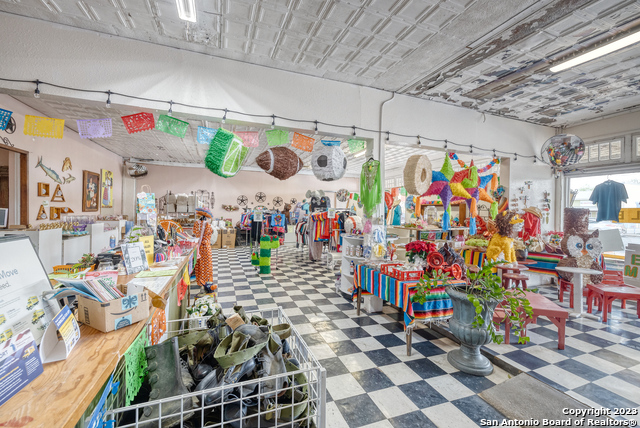 128 W Main Street Uvalde TX 78801