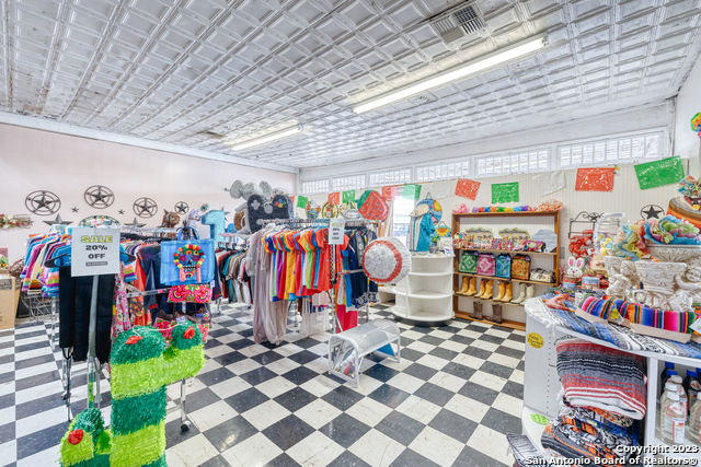 128 W Main Street Uvalde TX 78801