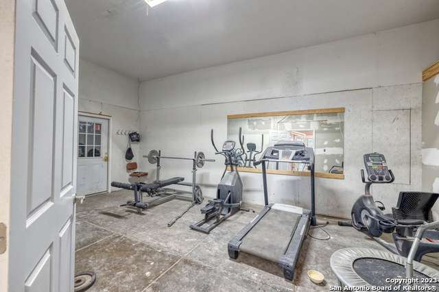 128 W Main Street Uvalde TX 78801
