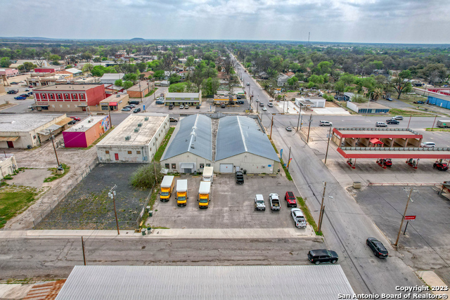 128 W Main Street Uvalde TX 78801