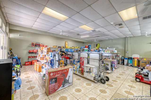 128 W Main Street Uvalde TX 78801
