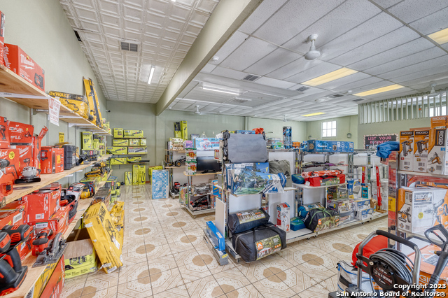 128 W Main Street Uvalde TX 78801