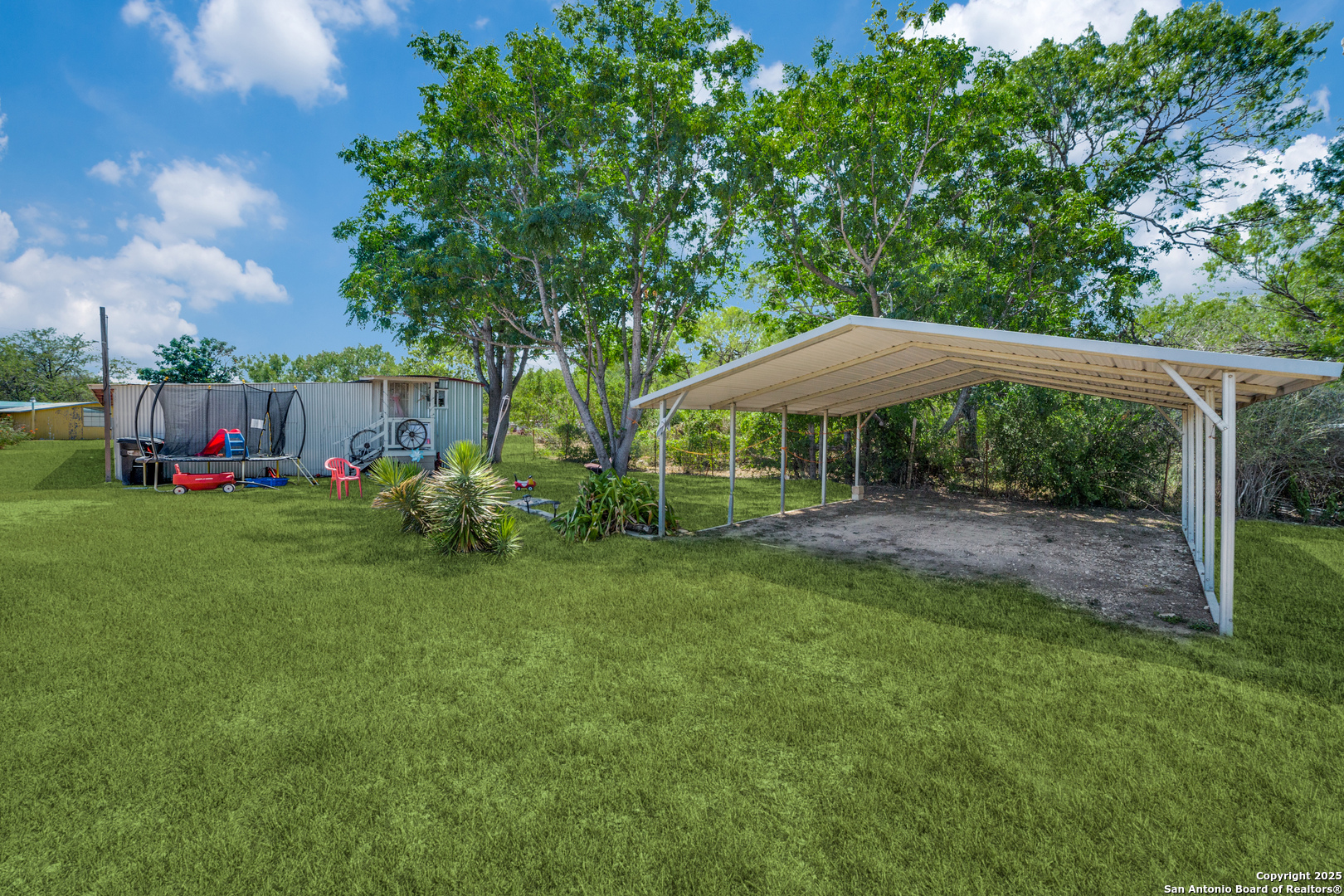 8325 Fm 327 Elmendorf TX 78112