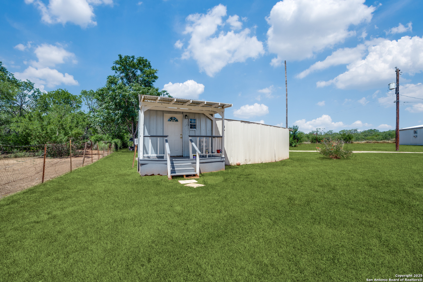 8325 Fm 327 Elmendorf TX 78112