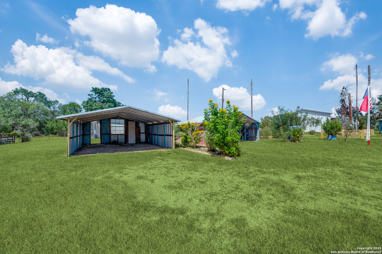 8325 Fm 327 Elmendorf TX 78112