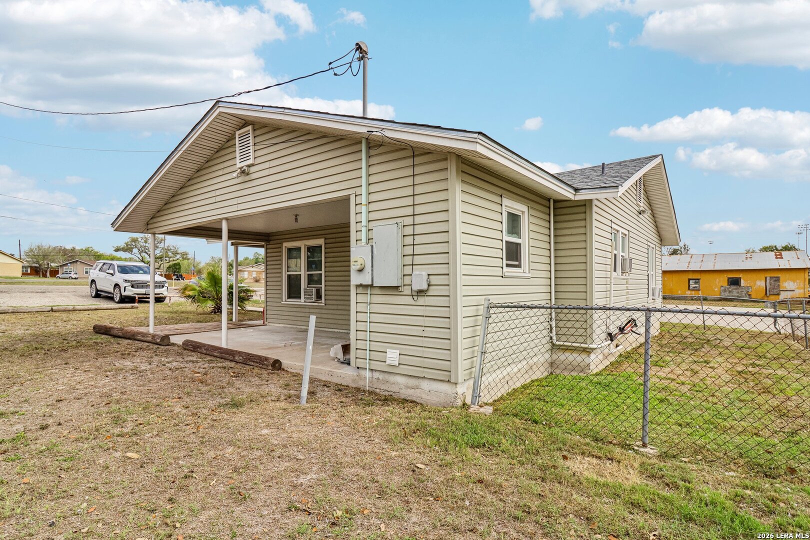 102 Lady Badger Karnes City TX 78118