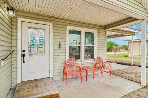 102 Lady Badger Karnes City TX 78118