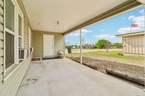 102 Lady Badger Karnes City TX 78118