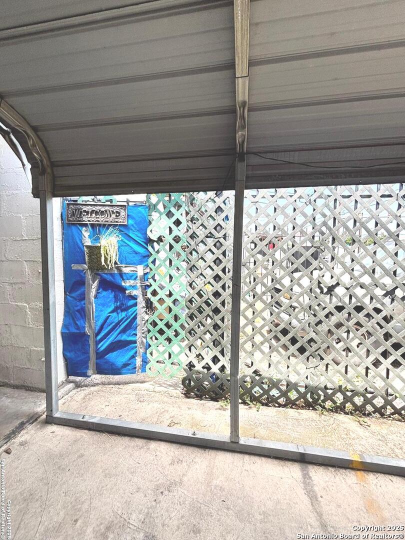 607 S General Mcmullen San Antonio TX 78237