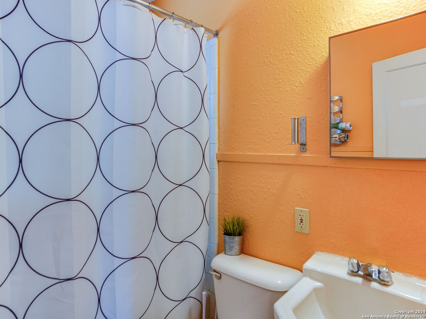 1509 W Koenig Austin TX 78756