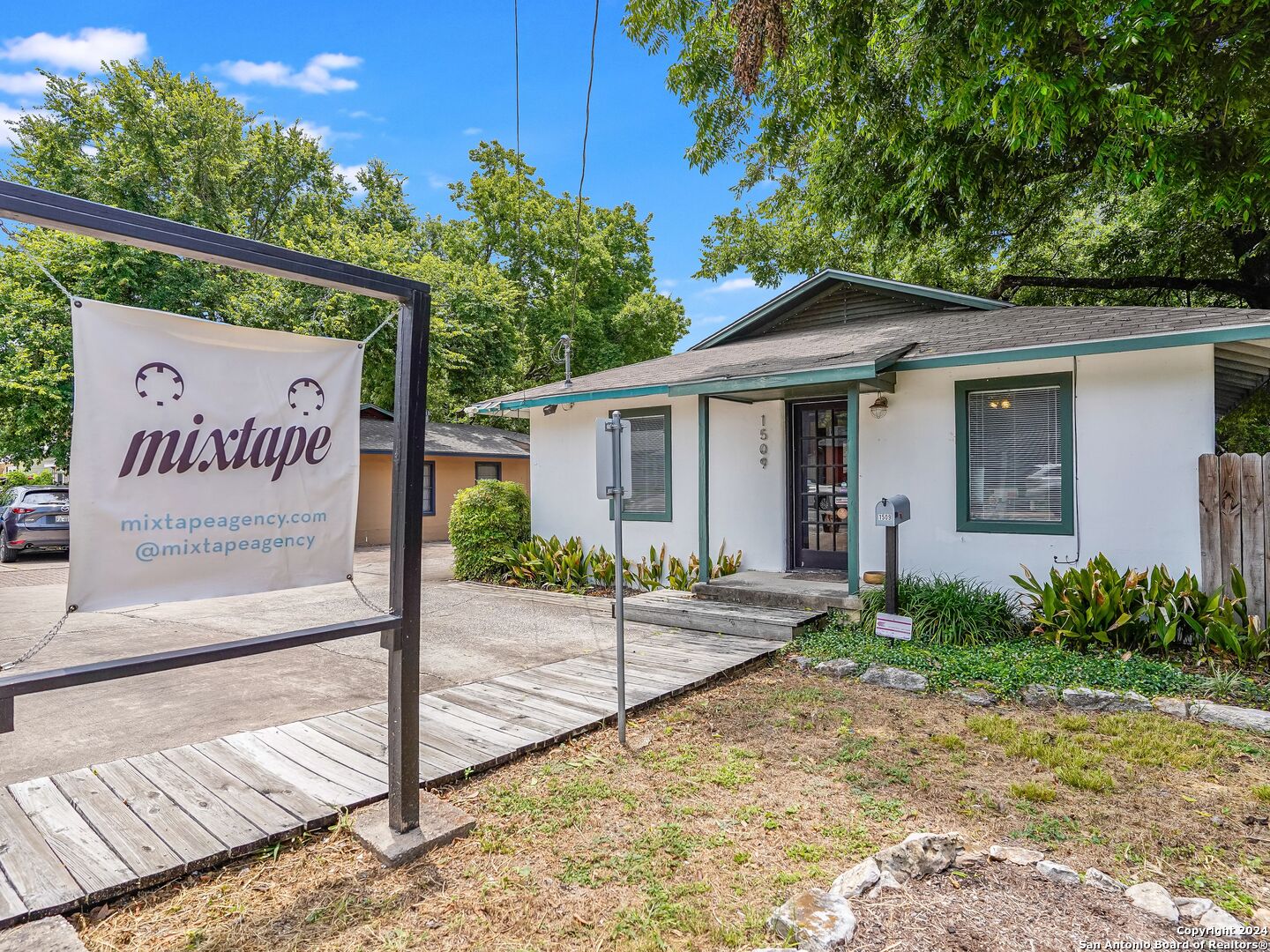 1509 W Koenig Austin TX 78756