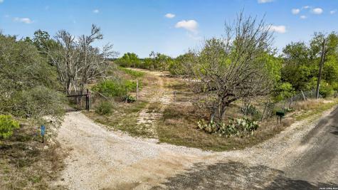 1151 County Road 2615 Rio Medina TX 78066