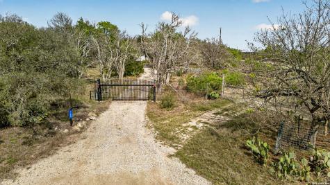 1151 County Road 2615 Rio Medina TX 78066