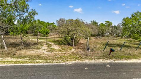 1151 County Road 2615 Rio Medina TX 78066