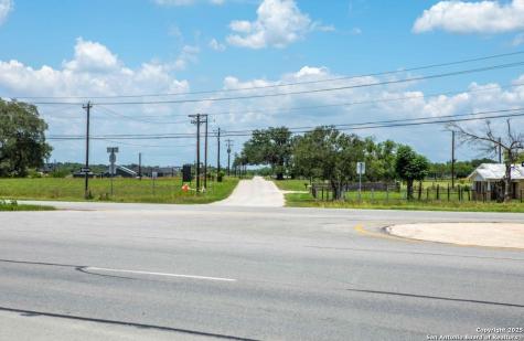 51 County Road 150 Floresville TX 78114