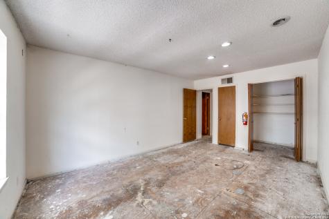 5721 Broadway San Antonio TX 78209