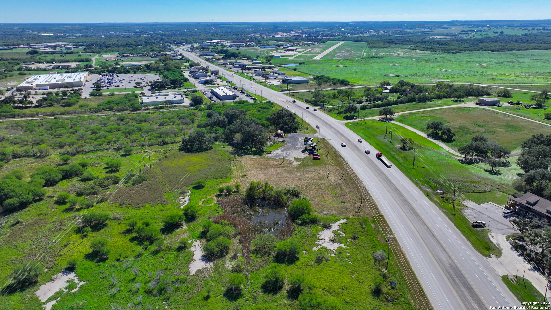 4531 Us-181 S Kenedy TX 78119