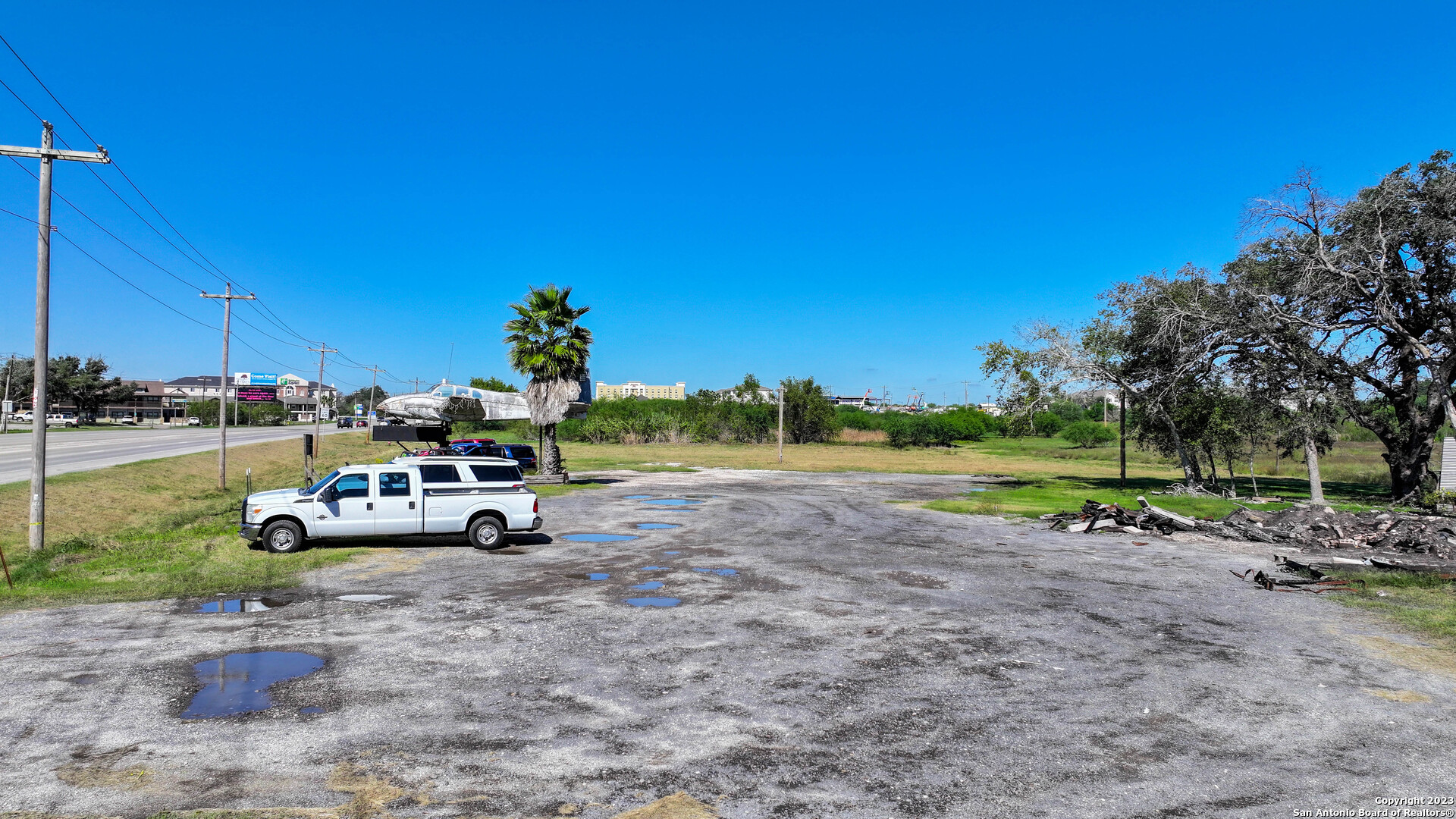 4531 Us-181 S Kenedy TX 78119