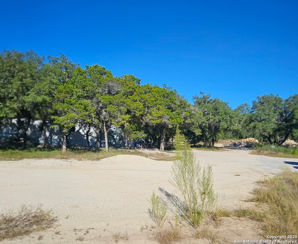 8865 Fm 1283 Lakehills TX 78063