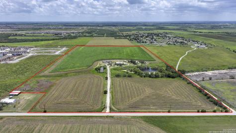 4892 Pfeil Road Converse TX 78109