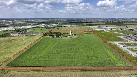 4892 Pfeil Road Converse TX 78109