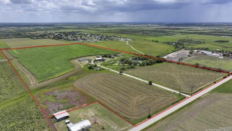 4892 Pfeil Road Converse TX 78109