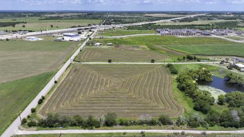 4892 Pfeil Road Converse TX 78109