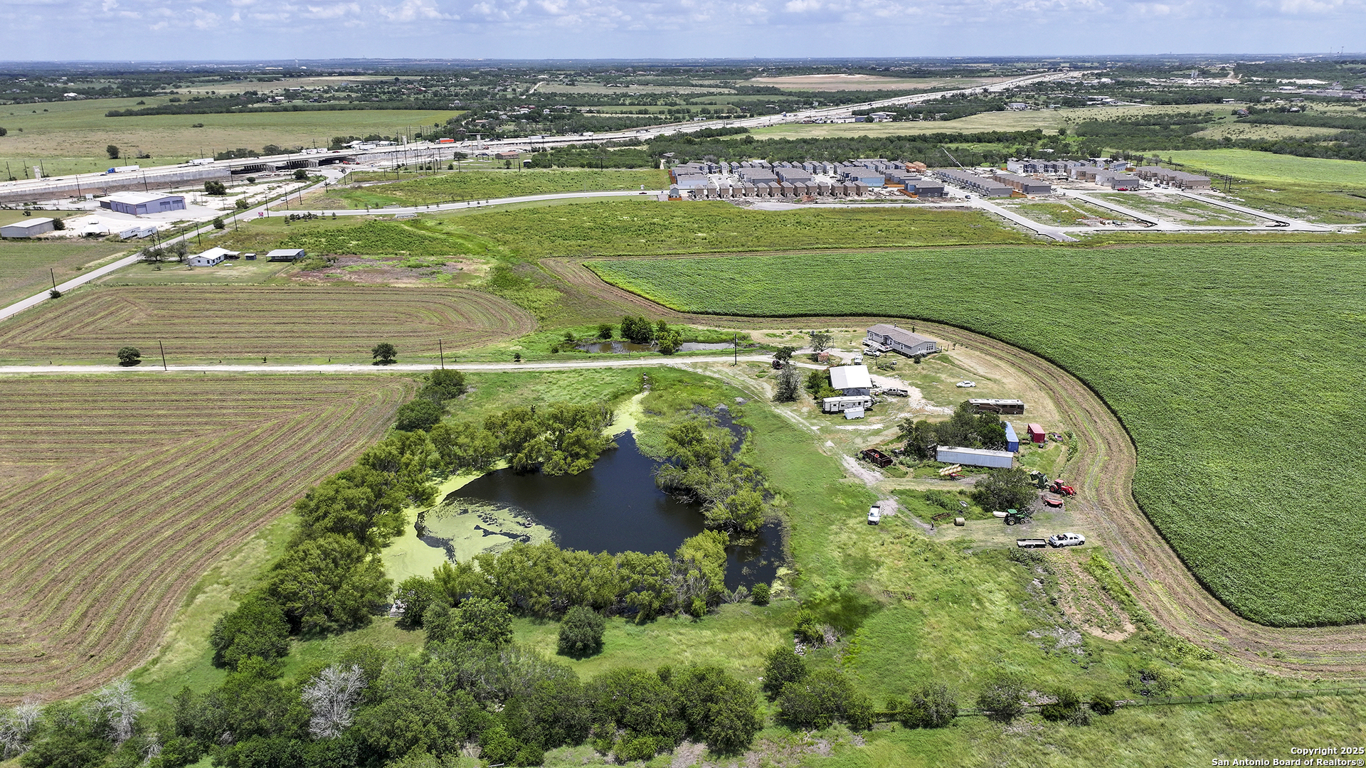 4892 Pfeil Road Converse TX 78109