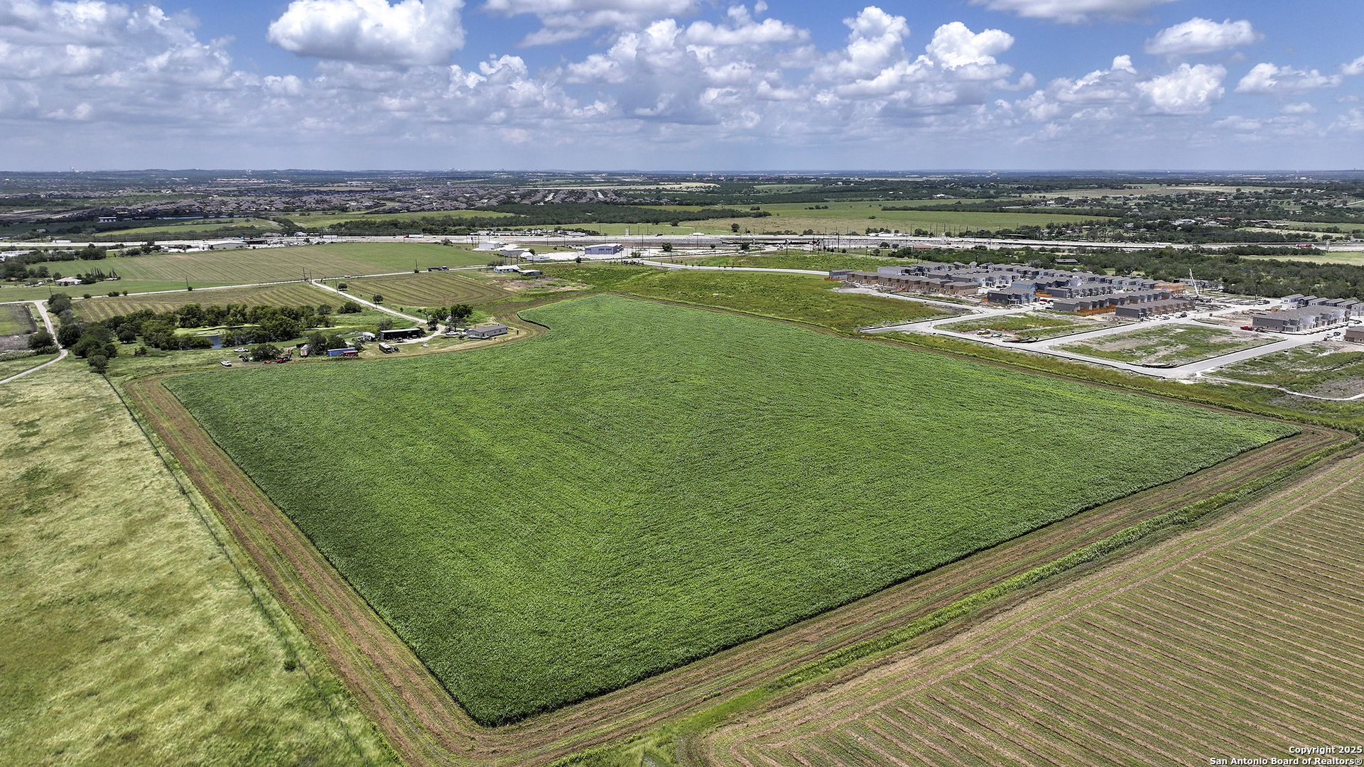 4892 Pfeil Road Converse TX 78109