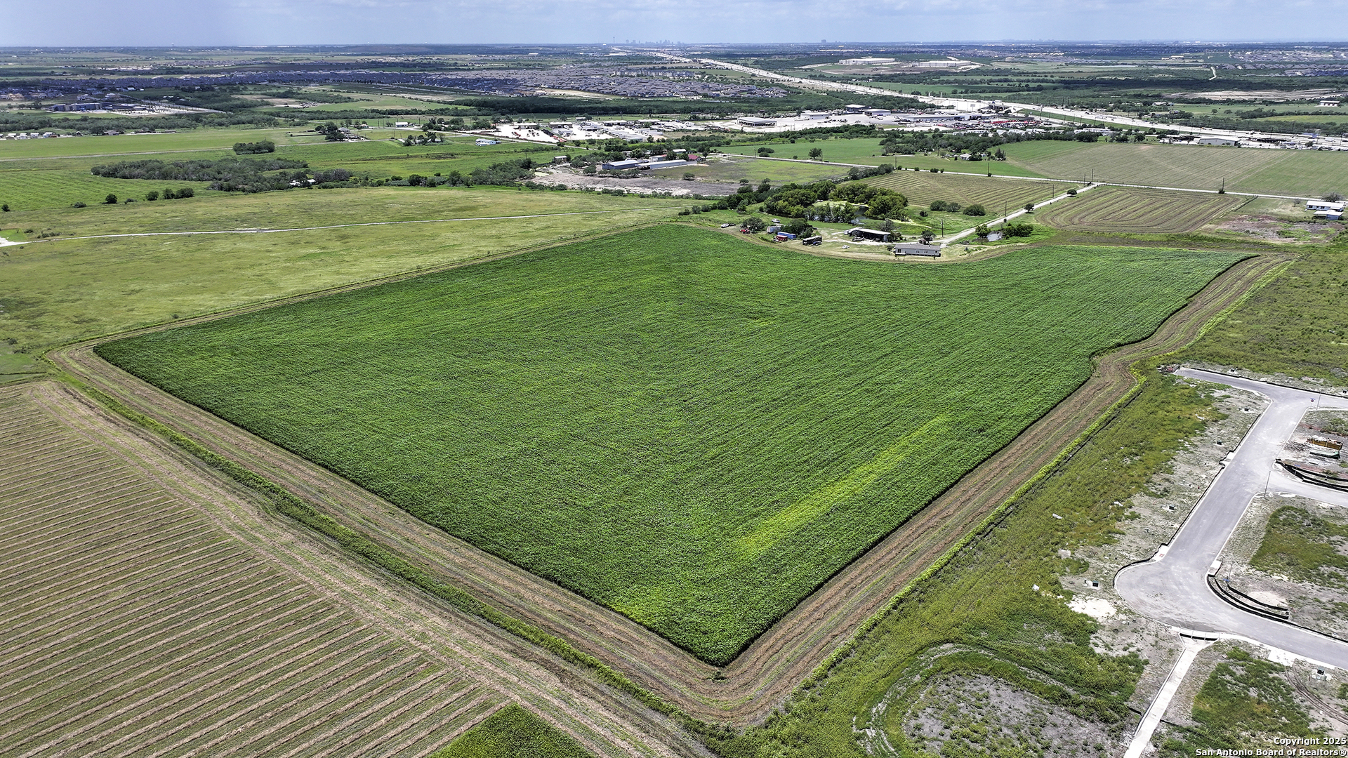 4892 Pfeil Road Converse TX 78109