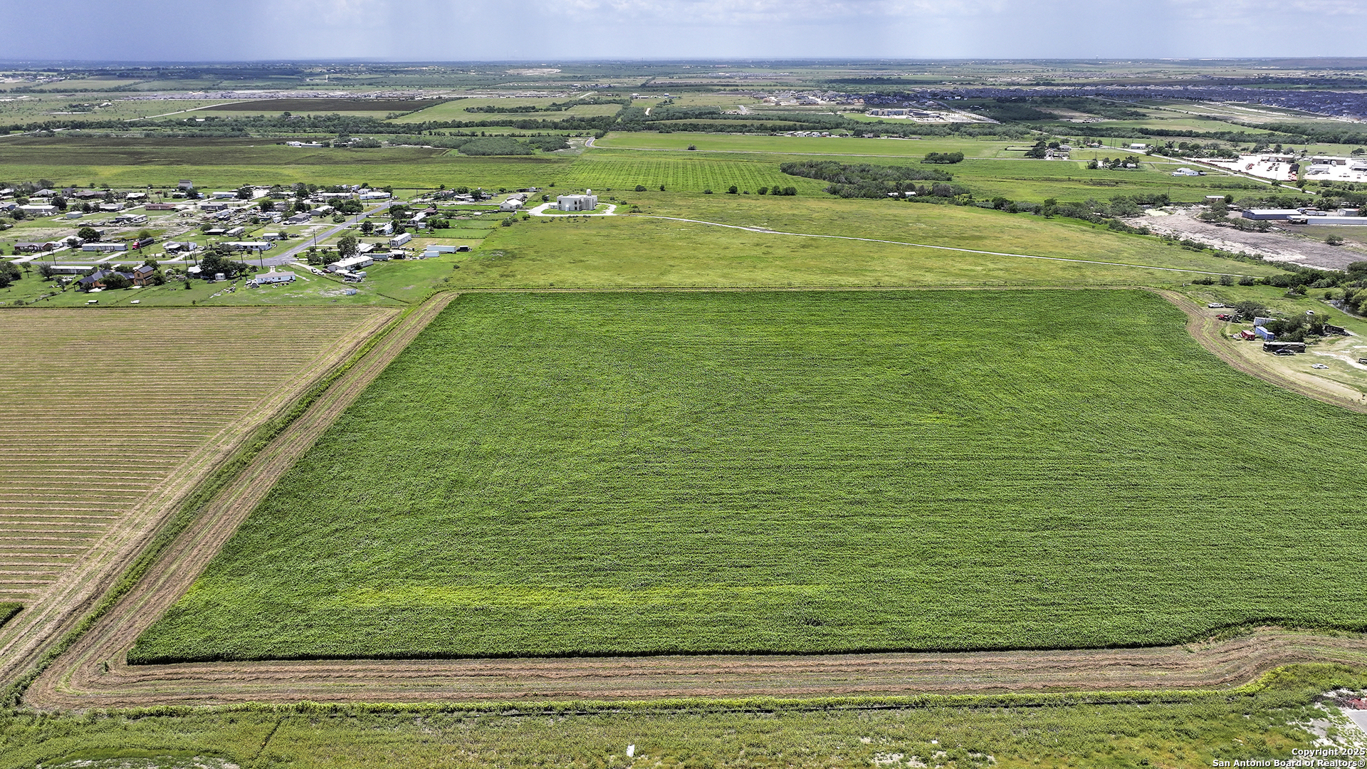 4892 Pfeil Road Converse TX 78109