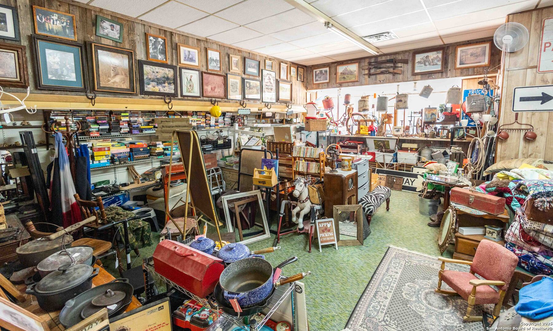 301 Center Street Sabinal TX 78881